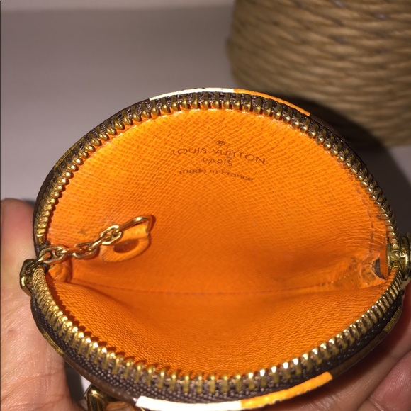 Louis Vuitton Round Coin purse - Picture 3 of 8